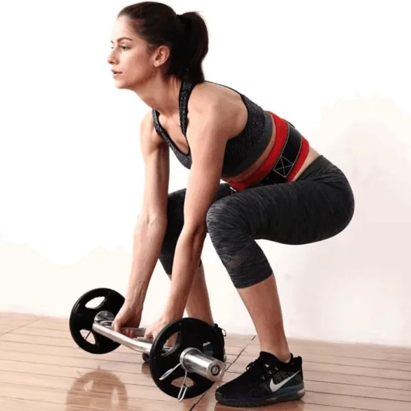 lifestyle image for women barbell lifting