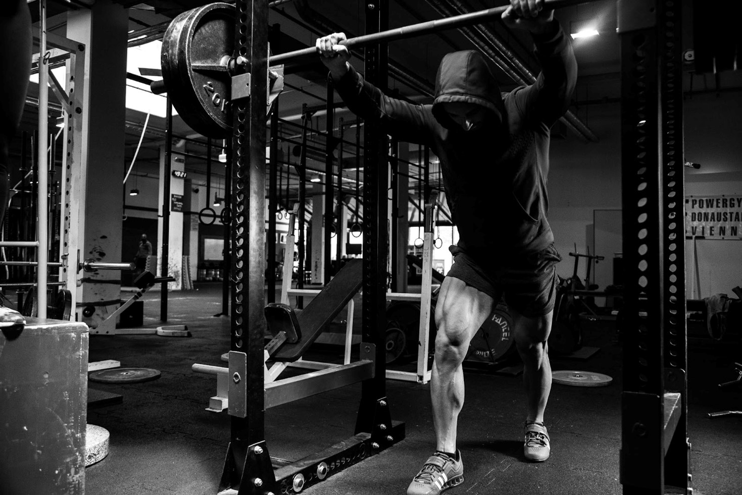 The Safety Bar Squat: A Comprehensive Guide to Strengthening Muscles at Any Age